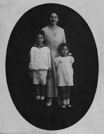 Photograph of Valerie Violin with her children.